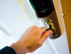 San Fernando Lock & Locksmith San Fernando, CA 818-736-0440 - com-side